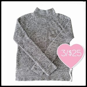 ⭐3/$25⭐ Gap Grey Knit Sweater